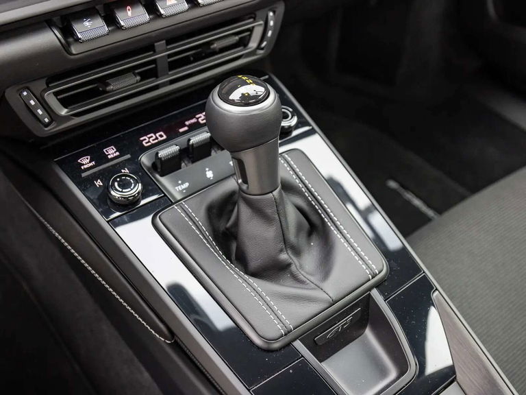 Porsche 992 GT3 Touring