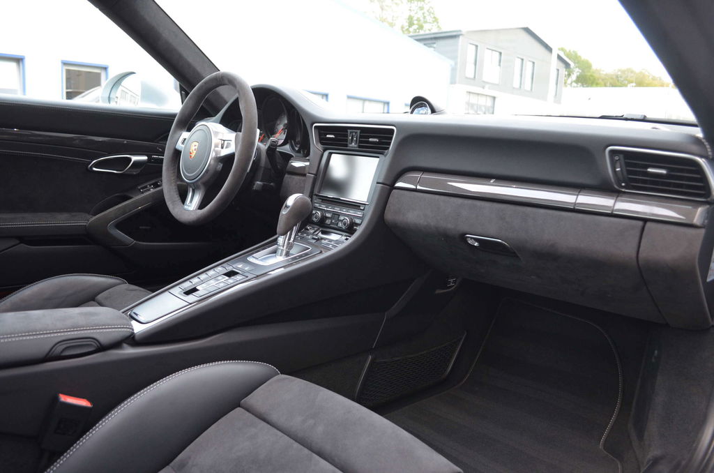 Porsche 991 Carrera GTS