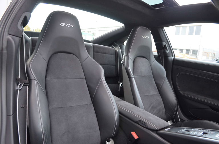 Porsche 991 Carrera GTS