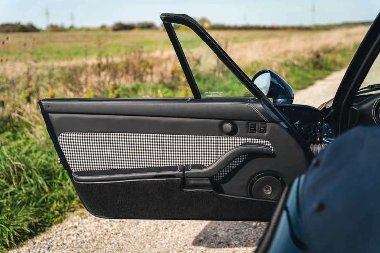 Porsche 993 Carrera 4