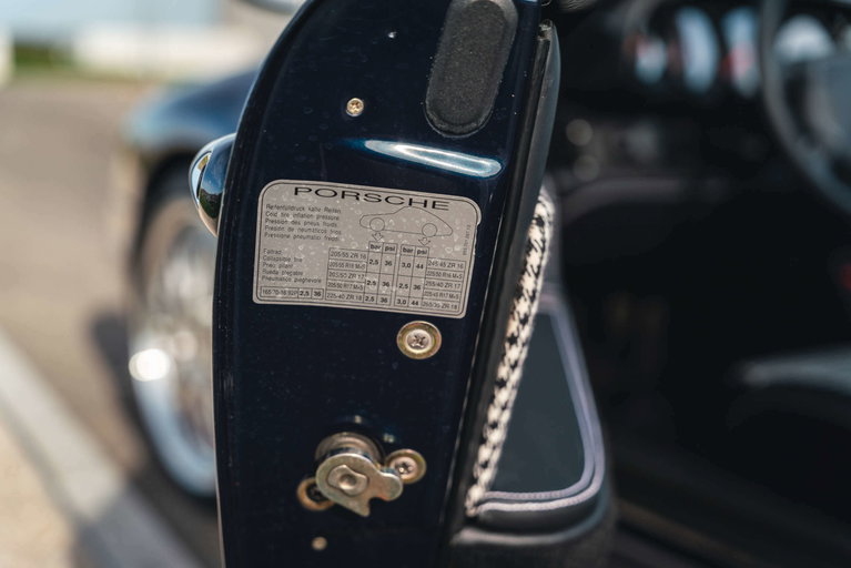 Porsche 993 Carrera 4