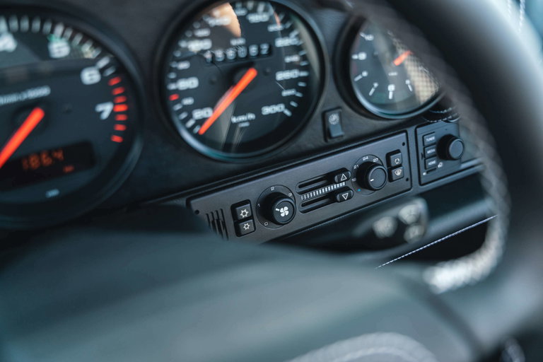 Porsche 993 Carrera 4