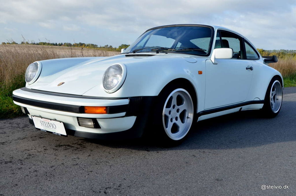 Porsche 911 Turbo 3.3