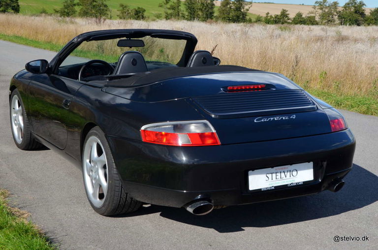 Porsche 996 Carrera 4