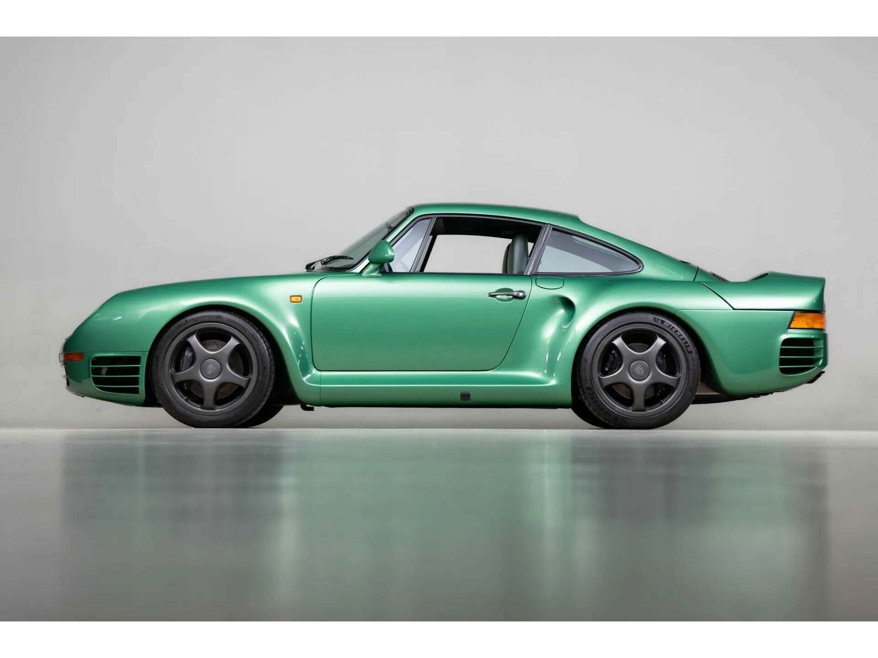 Porsche 959 1988 - elferspot.com - Marketplace for Porsche Sports Cars