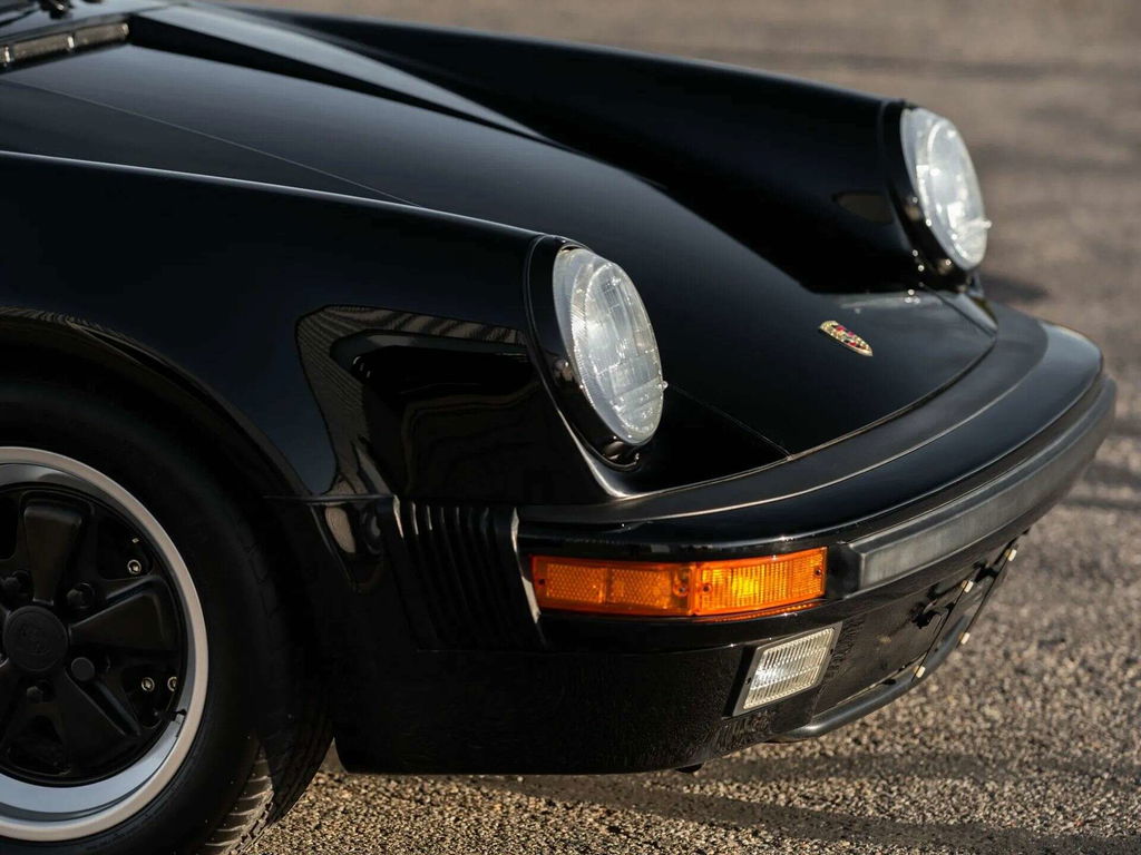 Porsche 911 Carrera 3.2 Speedster