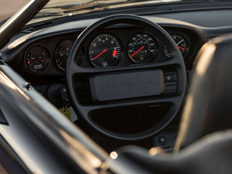 Porsche 911 Carrera 3.2 Speedster