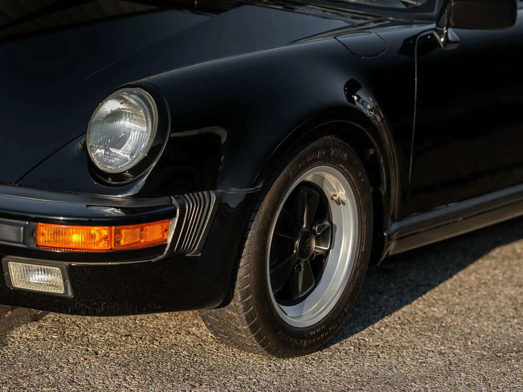 Porsche 911 Carrera 3.2 Speedster