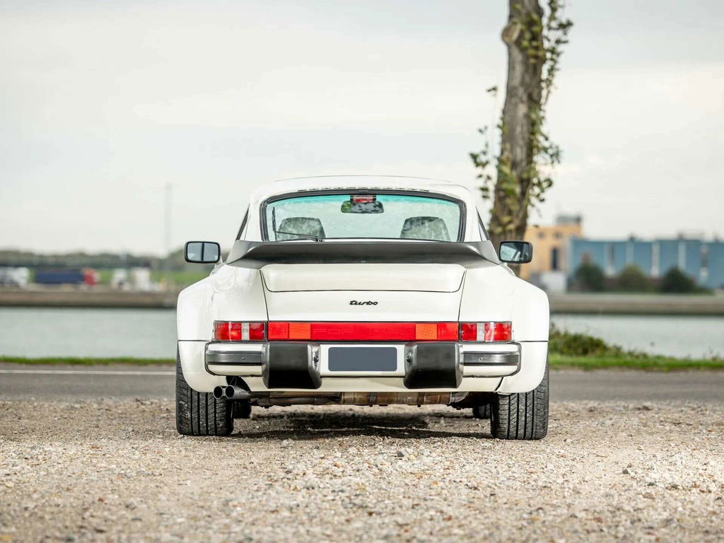 Porsche 911 Turbo Flachbau