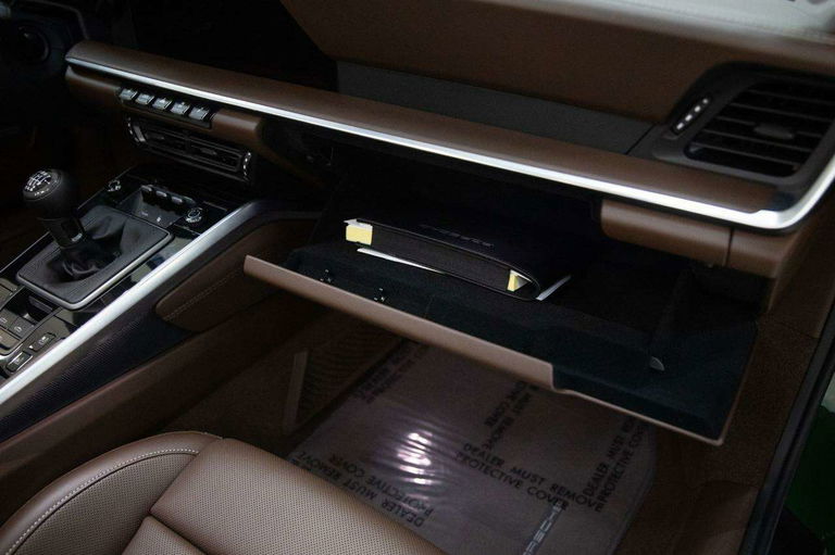 Porsche 992 Carrera GTS