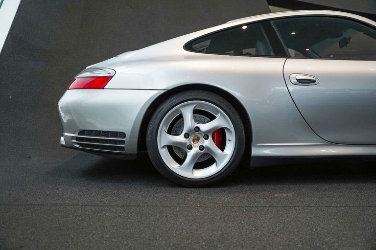 Porsche 996 Carrera 4S