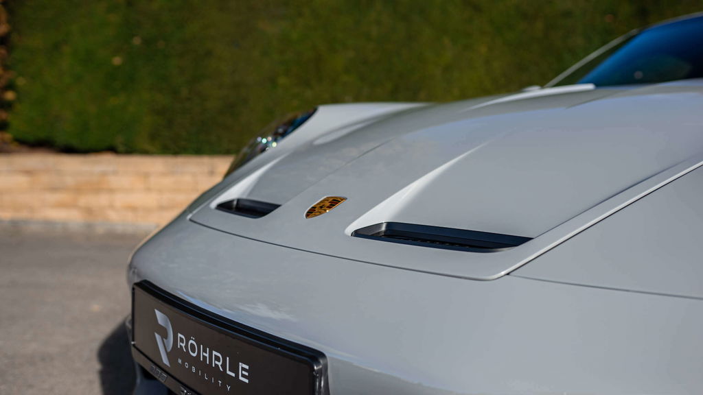 Porsche 992 GT3 Touring