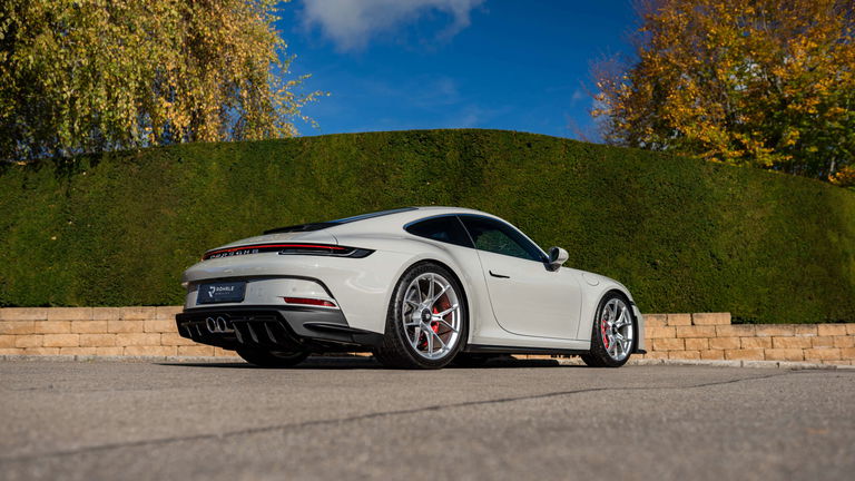 Porsche 992 GT3 Touring