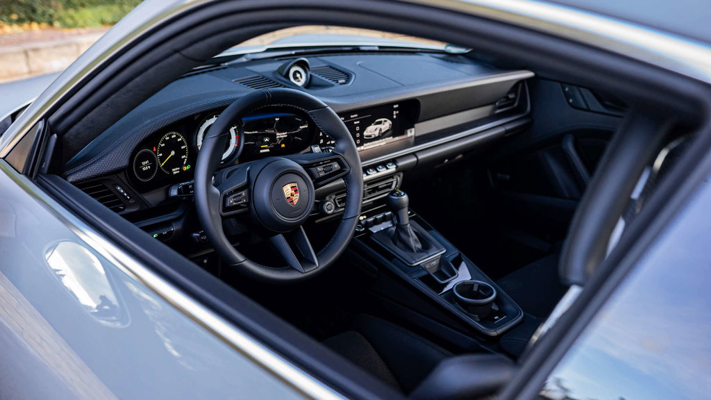 Porsche 992 GT3 Touring