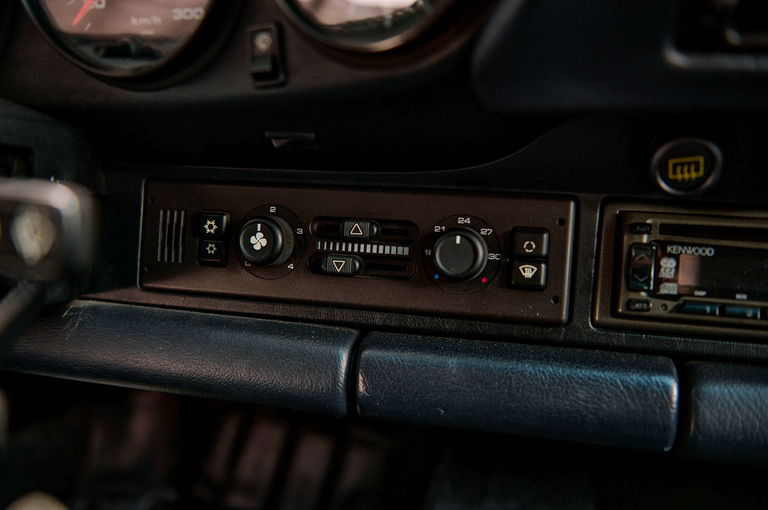 Porsche 964 Carrera 4