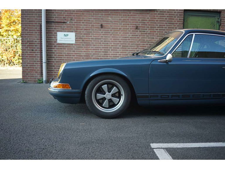Porsche 911 Backdate
