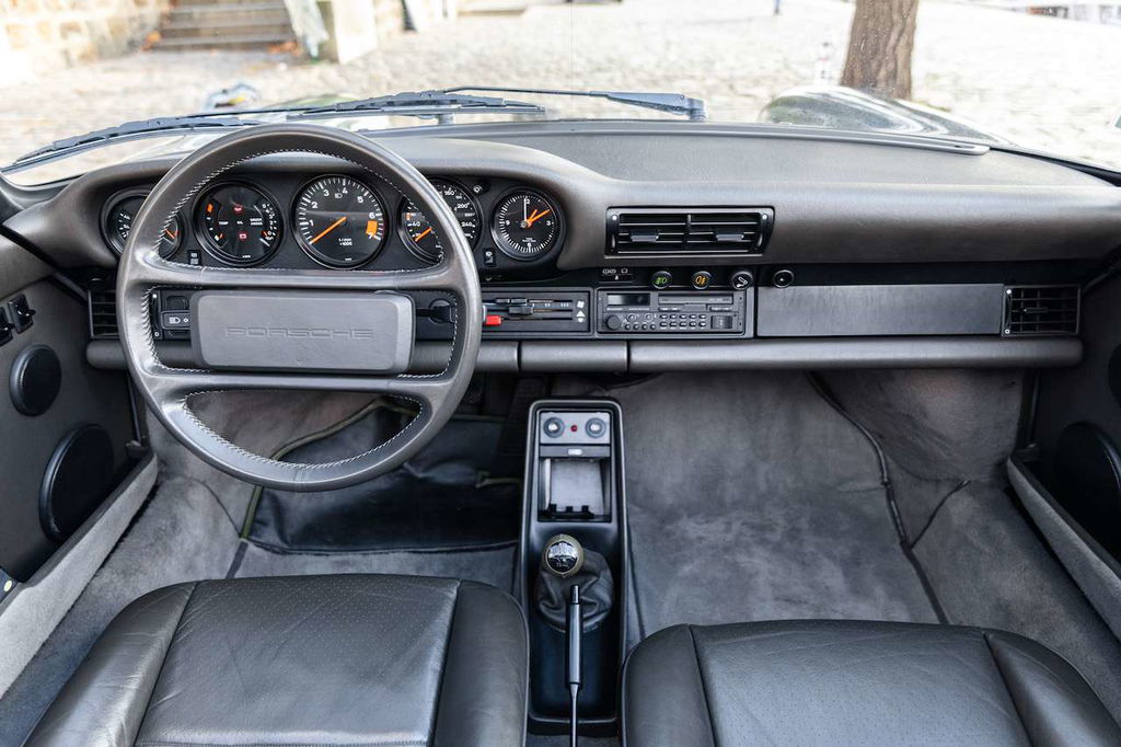 Porsche 911 Carrera 3.2