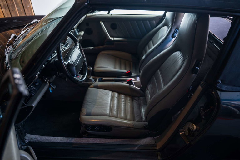 Porsche 964 Carrera 4