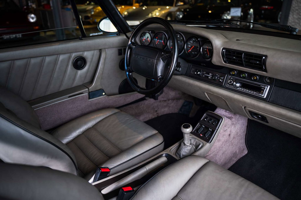 Porsche 964 Carrera 4