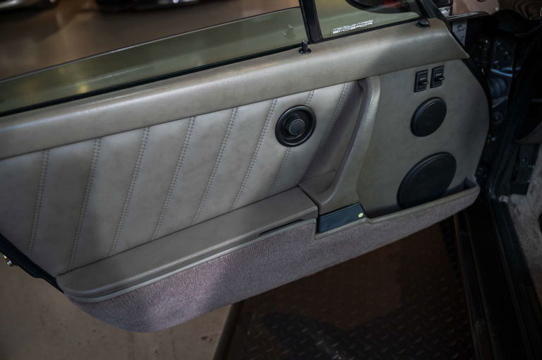 Porsche 964 Carrera 4