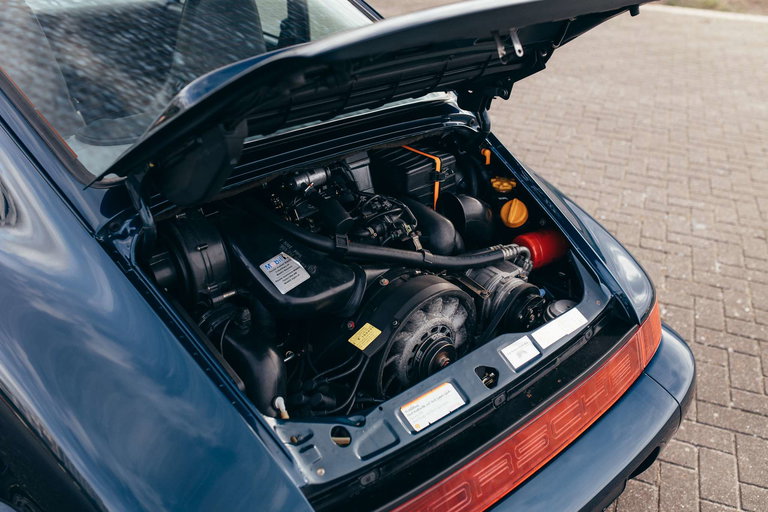 Porsche 964 Carrera 4