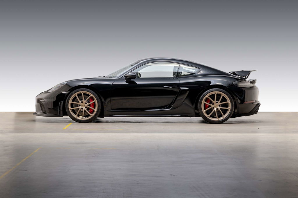 Porsche 718 Cayman GT4