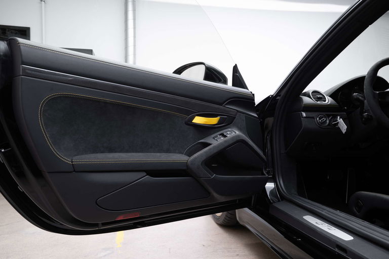 Porsche 718 Cayman GT4