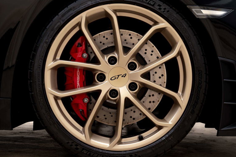 Porsche 718 Cayman GT4