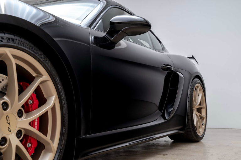 Porsche 718 Cayman GT4