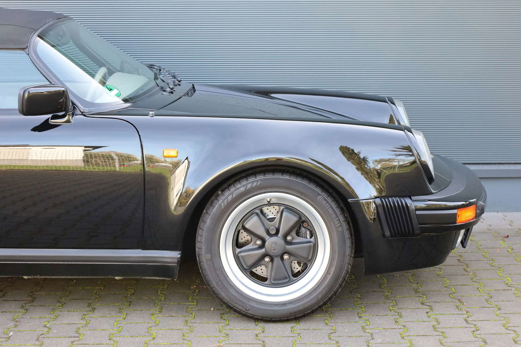 Porsche 911 Carrera 3.2 Speedster