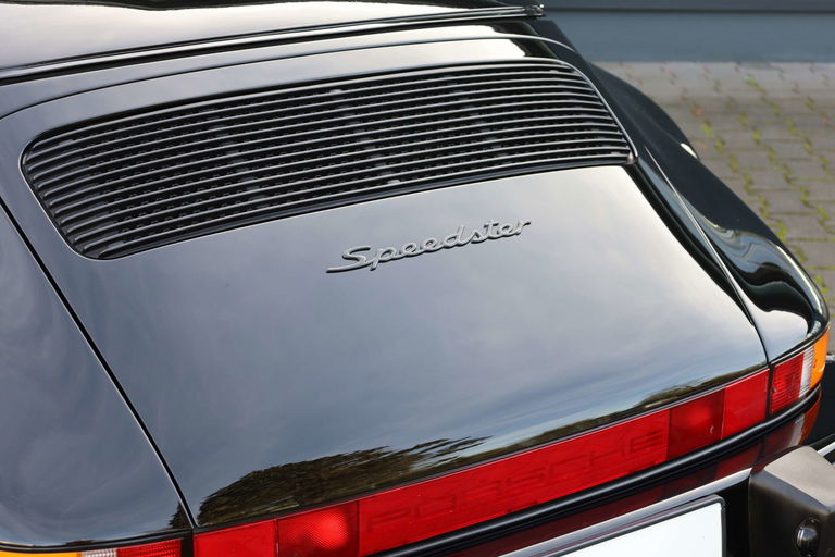 Porsche 911 Carrera 3.2 Speedster
