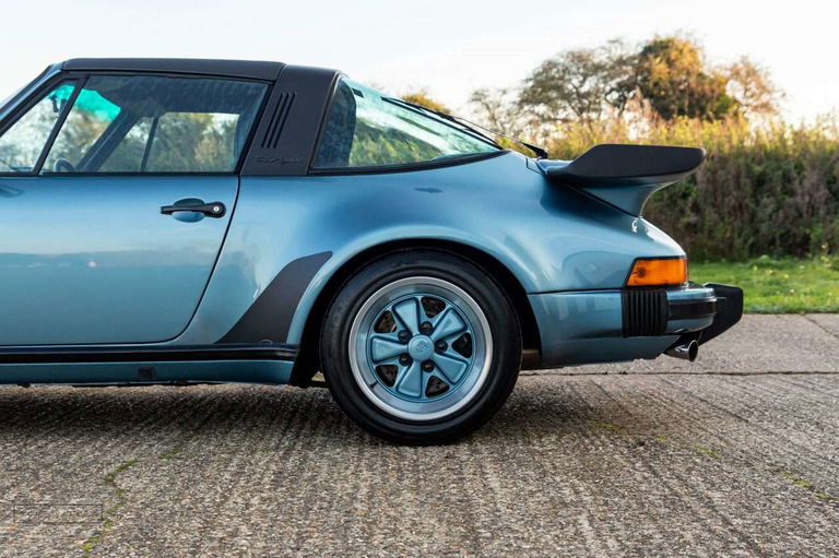 Porsche 911 Carrera 3.2 Supersport