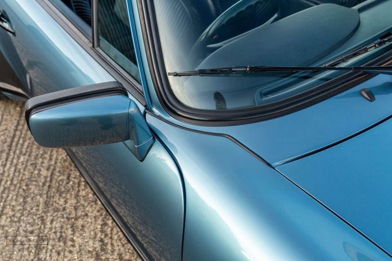 Porsche 911 Carrera 3.2 Supersport