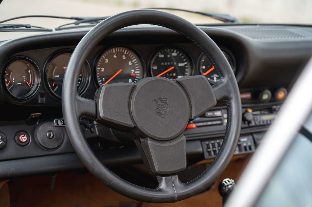 Porsche 911 Carrera (US)