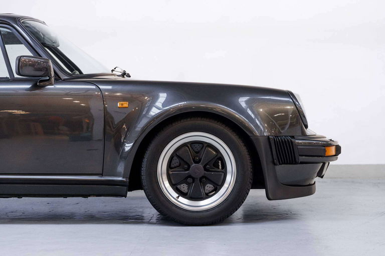 Porsche 911 Turbo 3.3