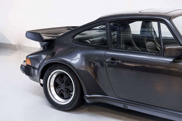 Porsche 911 Turbo 3.3