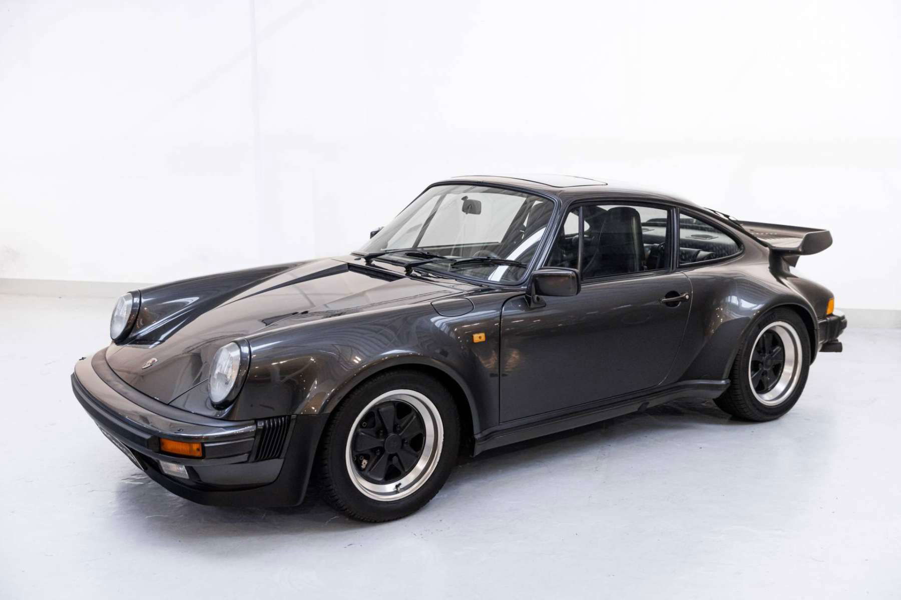 Porsche 911 Turbo 3.3