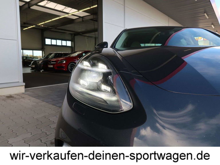 Porsche Panamera 4 E-Hybrid