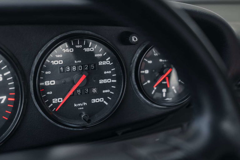 Porsche 964 Carrera 4