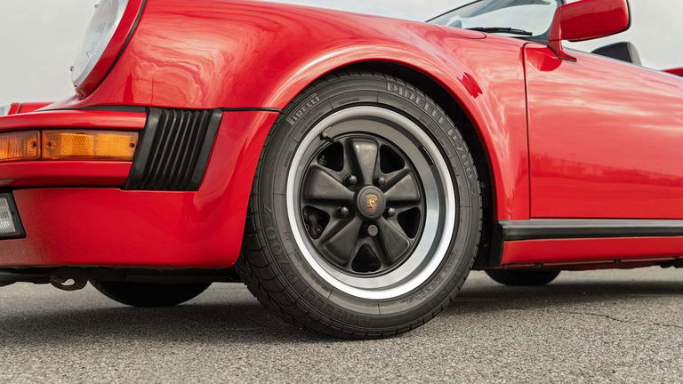 Porsche 911 Carrera 3.2 Speedster (US)