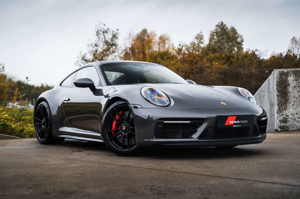 Porsche 992 Carrera 4 GTS