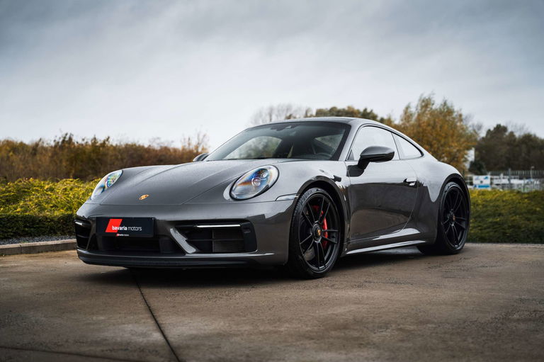 Porsche 992 Carrera 4 GTS