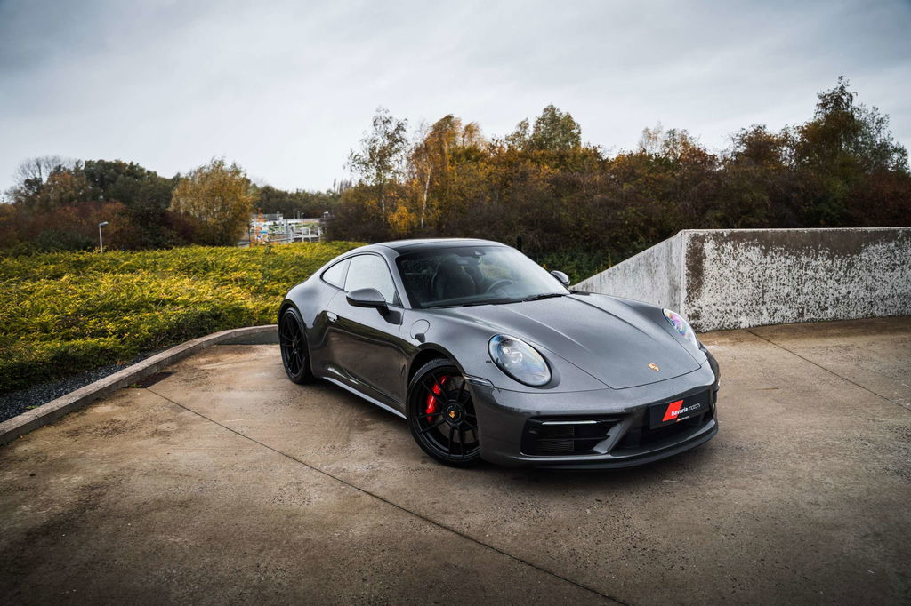 Porsche 992 Carrera 4 GTS