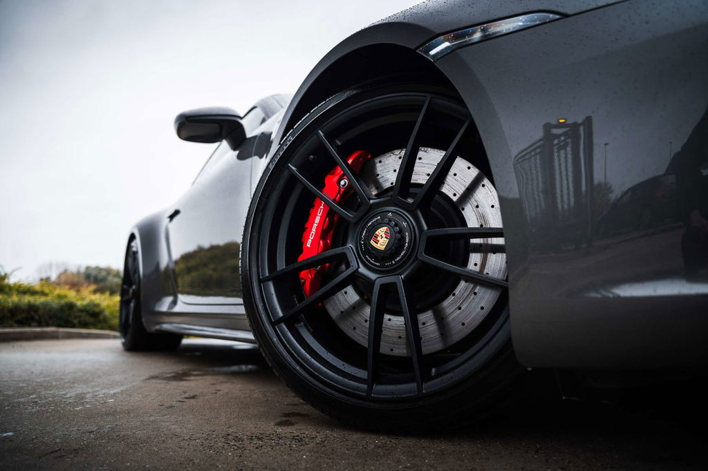 Porsche 992 Carrera 4 GTS