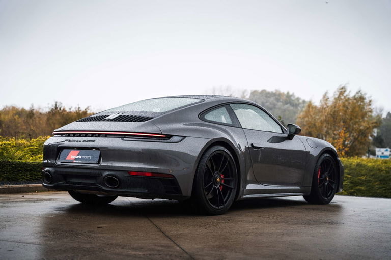 Porsche 992 Carrera 4 GTS