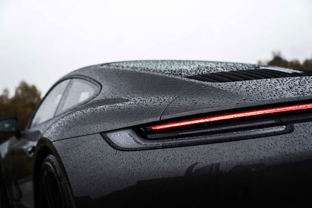 Porsche 992 Carrera 4 GTS