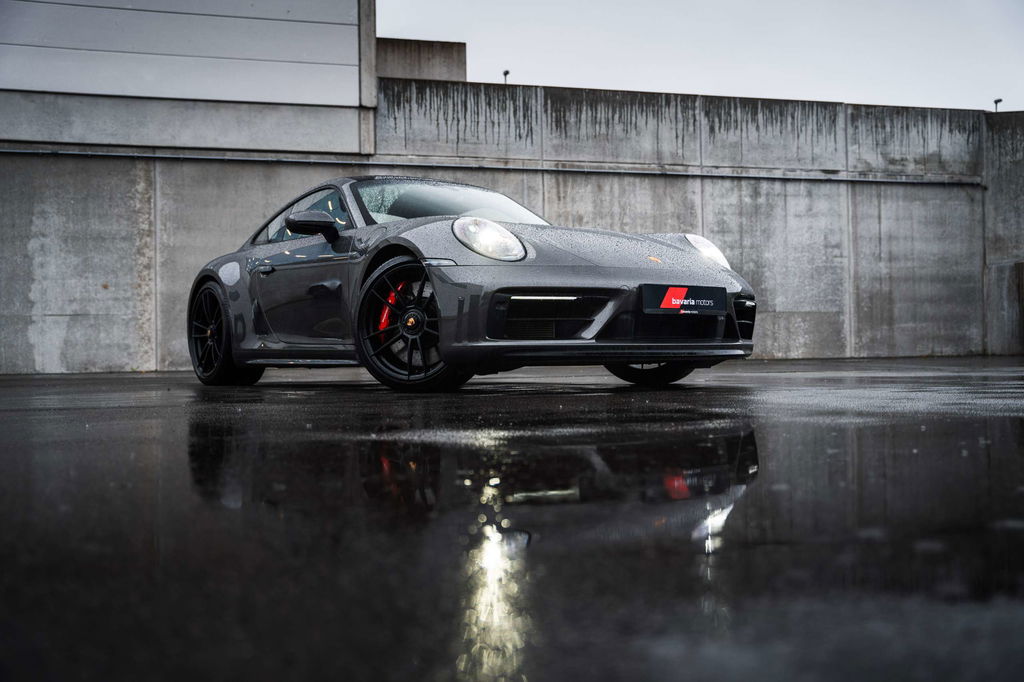 Porsche 992 Carrera 4 GTS