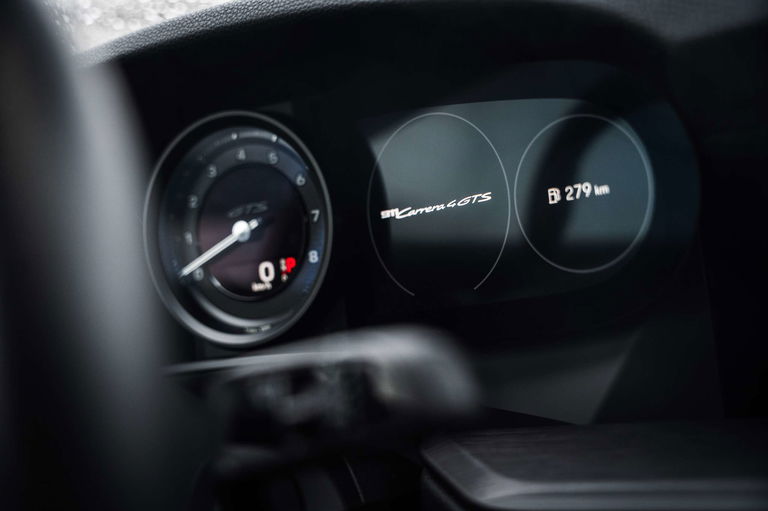 Porsche 992 Carrera 4 GTS