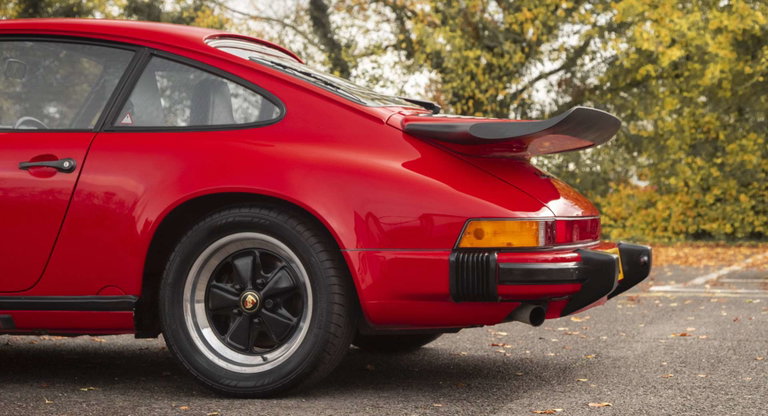 Porsche 911 Carrera 3.2