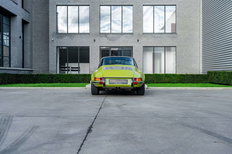Porsche 911 Backdate